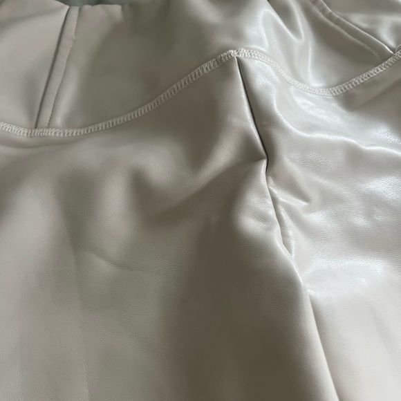 BEIGE CREAM LEATHER PANTS - Picture 2 of 5